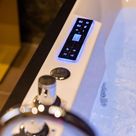 Gold Boutique Suite & Spa Palermo Bagian luar foto